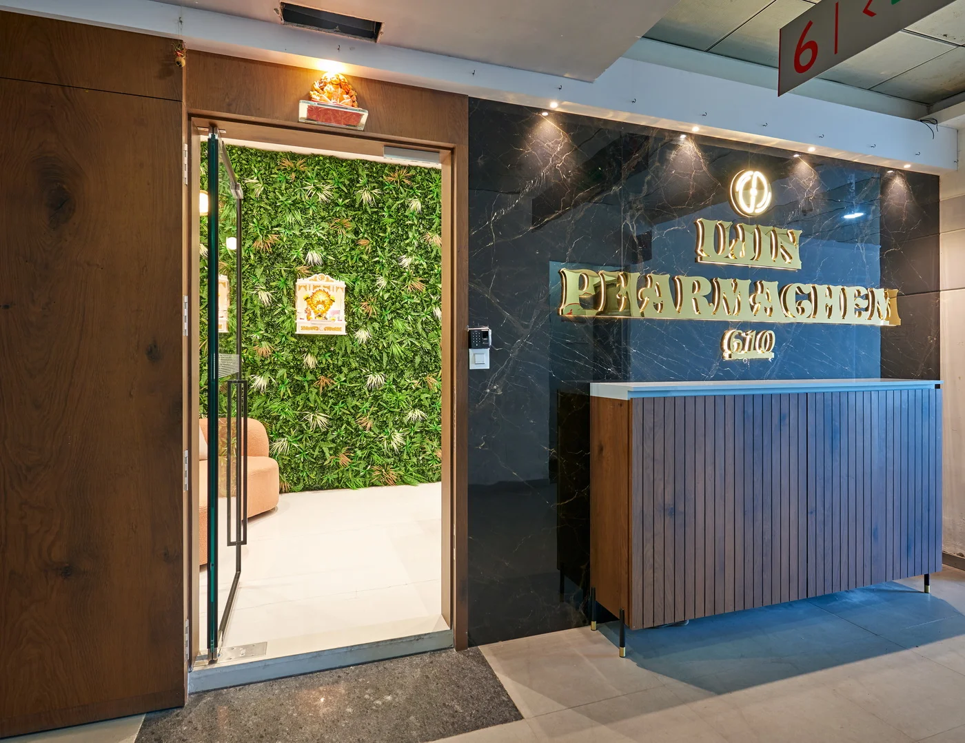 Image hover effect image